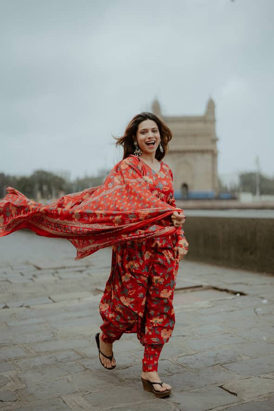 Floral Elegance Full-Sleeve Aliya Suit
