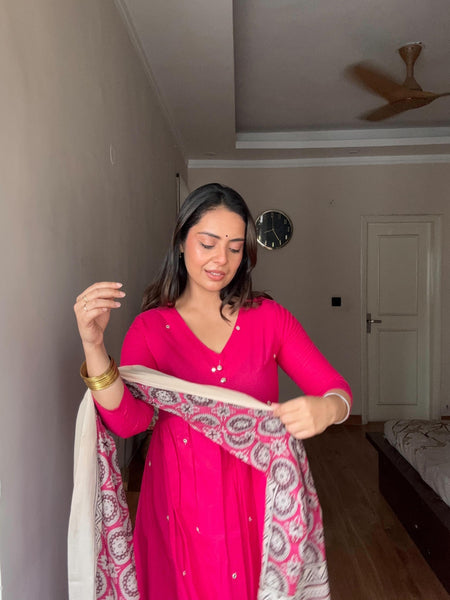 Gulabi Suit With Ajarakh Print Dupatta