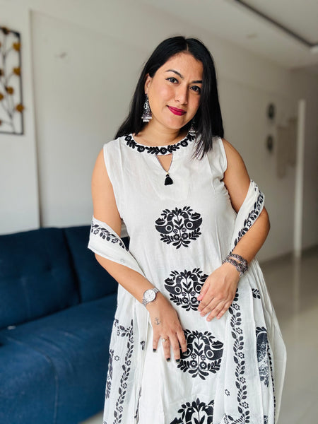 Nazakat Ivory Cotton Kurta Set | Handblock Print