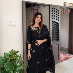 Noor – Floral Embroidered Kurta Dupatta Set