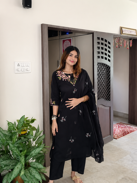 Noor – Floral Embroidered Kurta Dupatta Set