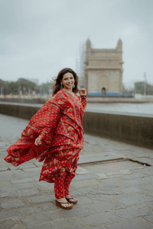 Floral Elegance Full-Sleeve Aliya Suit