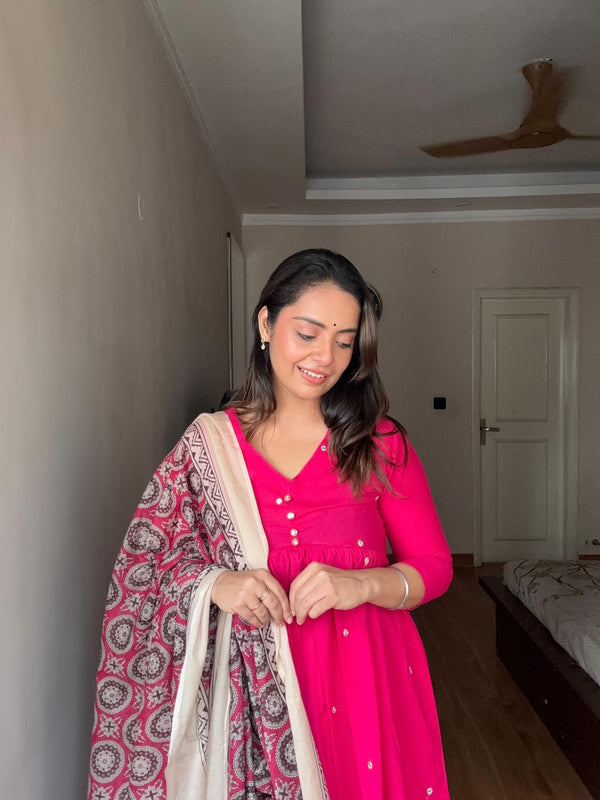 Gulabi Suit With Ajarakh Print Dupatta
