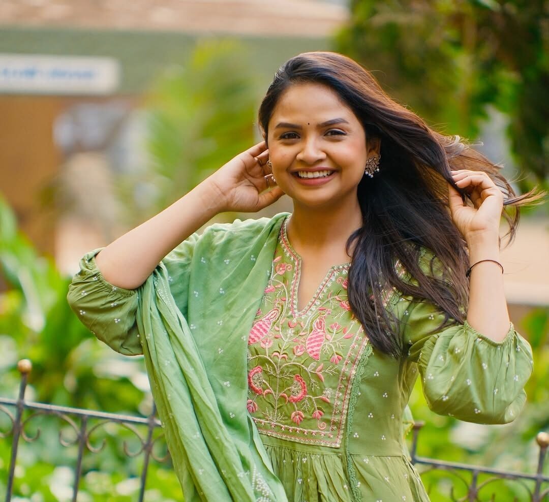 Olive green embroidered suit set worn by Apurva Gore Olive green embroidered suit set worn by Apurva Gore