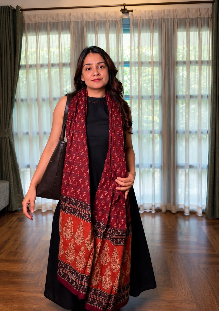 black sleeveless kurta with maroon printed dupatta set 1 black sleeveless kurta with maroon printed dupatta set 1
